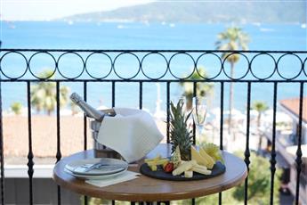 Aurasia Sea Side Hotel 3*
