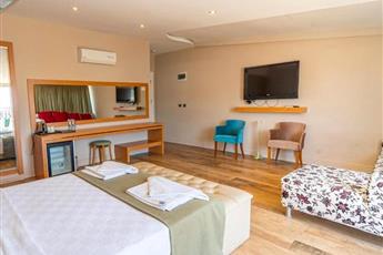 Aurasia Sea Side Hotel 3*