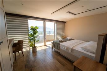 Aurasia Sea Side Hotel 3*
