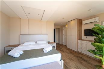 Aurasia Sea Side Hotel 3*