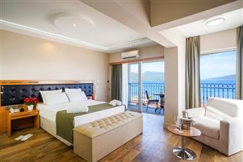 Aurasia Sea Side Hotel