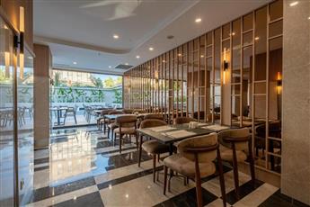 Awen Lara Hotel
