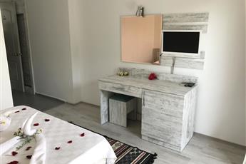 Aymes Hotel