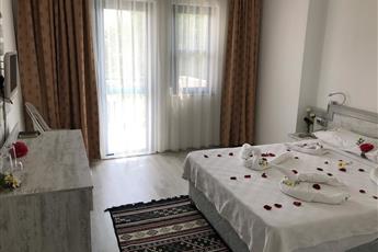 Aymes Hotel