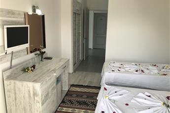 Aymes Hotel