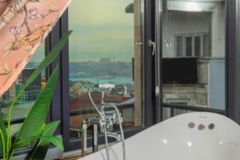 Ayramin Deluxe Hotel