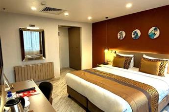 Ayramin Deluxe Hotel