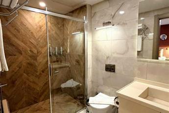 Ayramin Deluxe Hotel