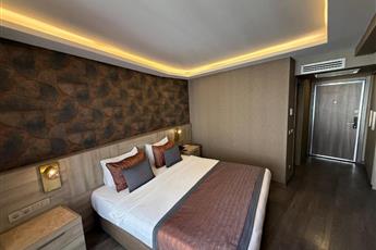 Ayramin Deluxe Hotel