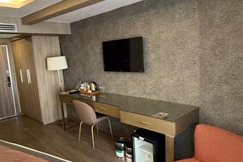 Ayramin Deluxe Hotel
