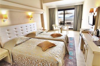Azka Hotel 5*