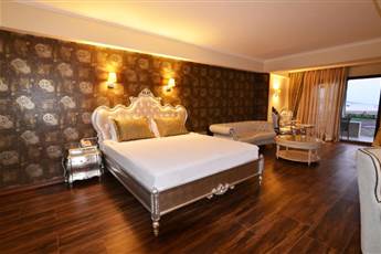 Azka Hotel 5*