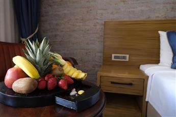 Azka Hotel