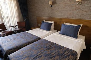 Azka Hotel