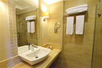 Azka Hotel