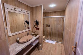 Azka Hotel