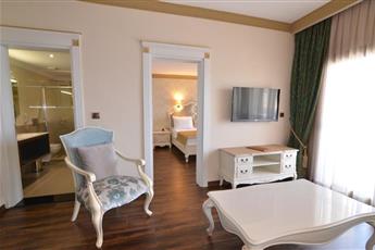 Azka Hotel