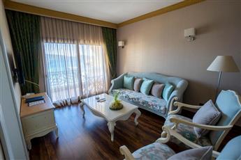 Azka Hotel