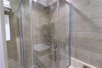 Azka Hotel