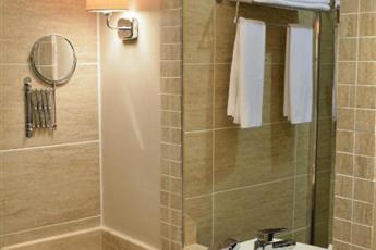 Azka Hotel