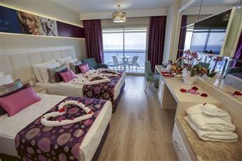 Azura Deluxe Resort & Spa 5*