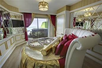 Azura Deluxe Resort & Spa 5*