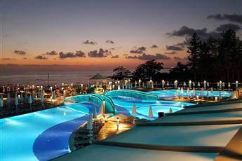 Azura Deluxe Resort & Spa 5*