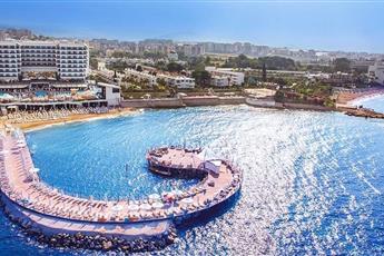 Azura Deluxe Resort & Spa