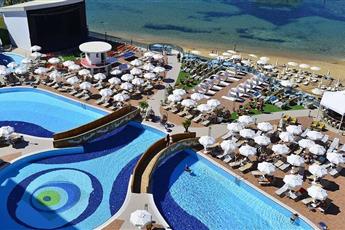 Azura Deluxe Resort & Spa