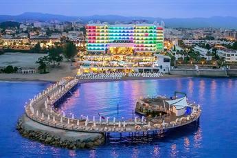 Azura Deluxe Resort & Spa