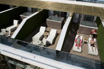 Azura Deluxe Resort & Spa
