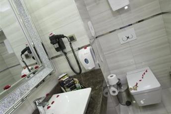 Azura Deluxe Resort & Spa