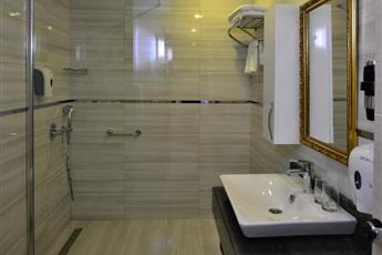 Azura Deluxe Resort & Spa