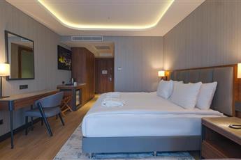 Azura World Hotel 5*