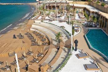 Azura World Hotel