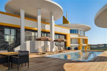 Azura World Hotel