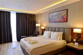 Azura World Hotel