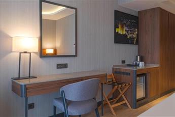 Azura World Hotel