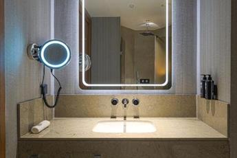 Azura World Hotel