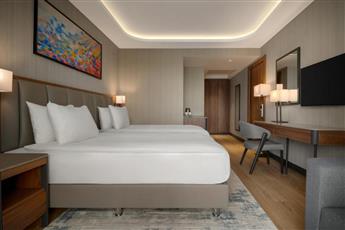 Azura World Hotel