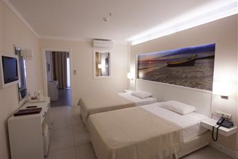 Batihan Beach Resort & Spa 4*