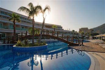 Bellazure Hotel