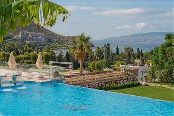 Bellazure Hotel