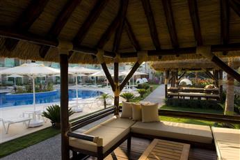 Bellazure Hotel