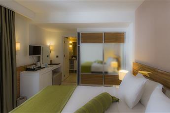 Bellazure Hotel