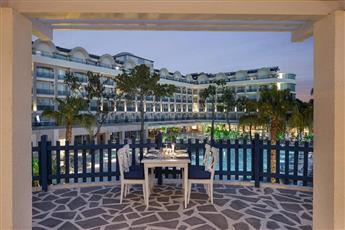 Berry Blue Hotel