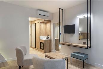 Berry Blue Hotel