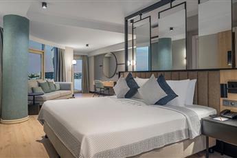 Berry Blue Hotel