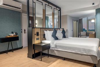 Berry Blue Hotel