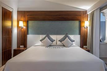 Berry Blue Hotel